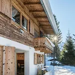 Hochfuegenblick-ski- Und Wanderhuette