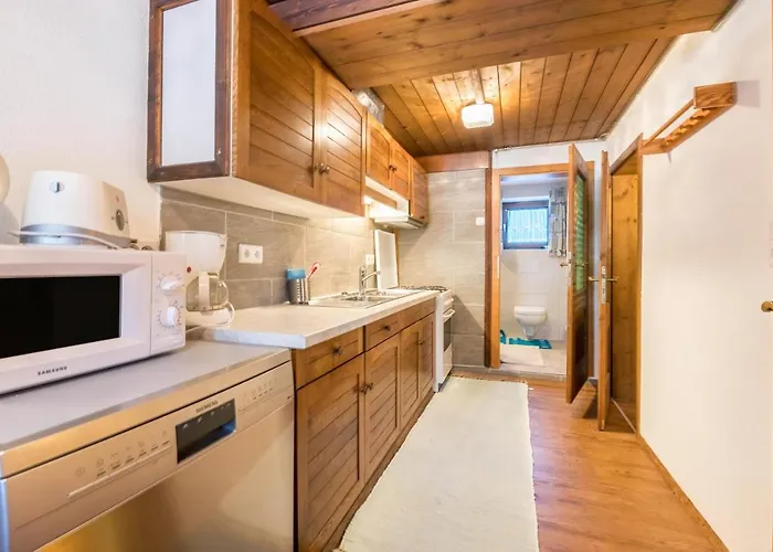 Hochfuegenblick-ski- Und Wanderhuette