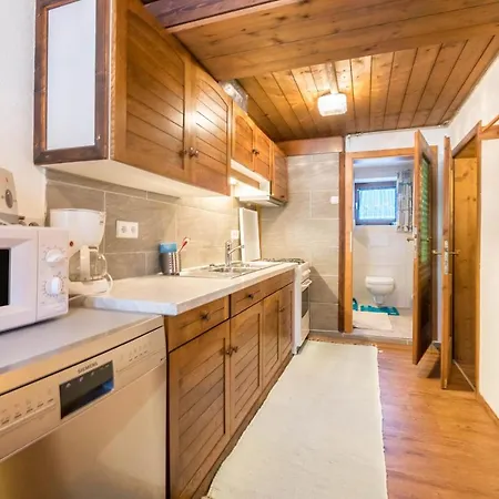 Hochfuegenblick-ski- Und Wanderhuette