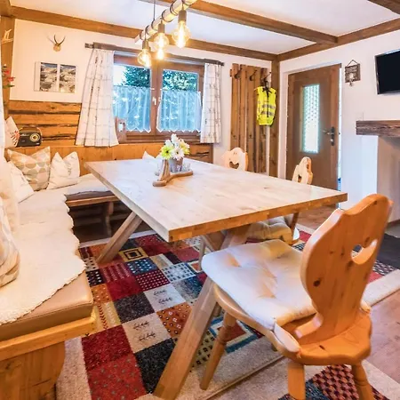 Hochfuegenblick-ski- Und Wanderhuette Lägenhet